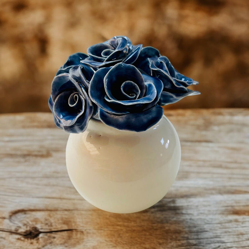 FLORERO CON ROSAS AZUL